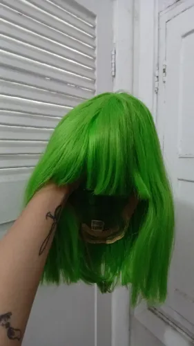 Peruca Curta com Franja para Cosplay