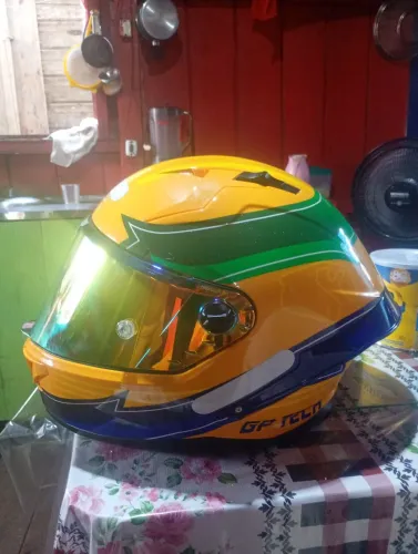 Capacete