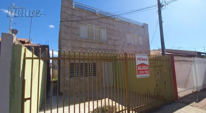 Sobrado para alugar no Jardim Tarumã, região leste de Londrina.