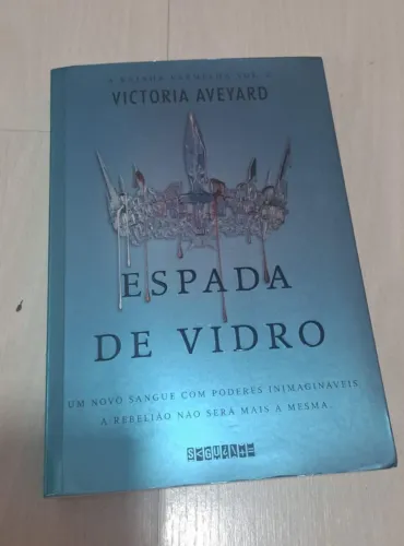 Vendo mangá Espada de Vidro, com capa dura e super conservado