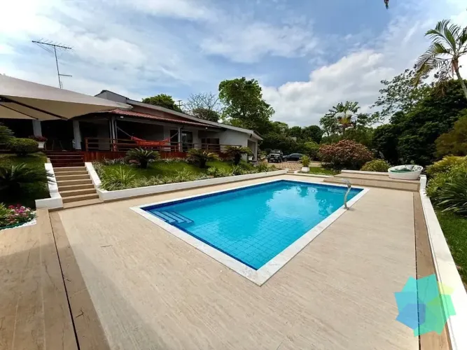 Belíssima Chácara com 3 dormitórios à venda, 5000 m² por R$ 3.500.000 - Lagos de Shanadu -