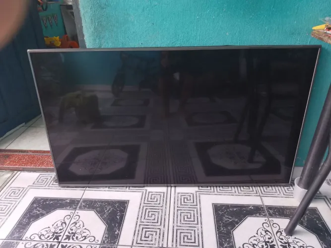 TV LG de 55 polegadas smart 4k com defeito de tela