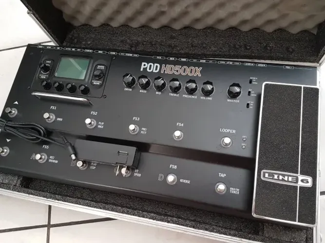 Pedaleira Line6 POD HD500X Impecável!