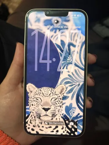 IPhone 13 perfeito estado, sem detalhes.