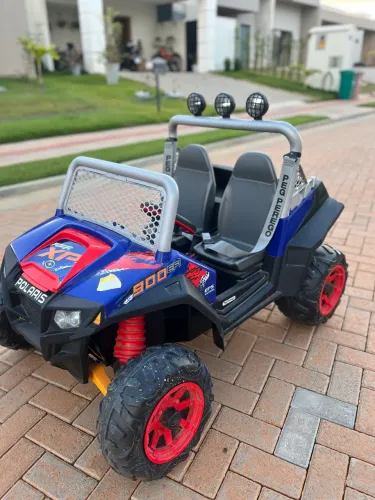 Carro elétrico Infantil semi novo super conservado