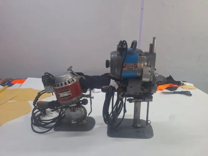 Máquina de corte industrial