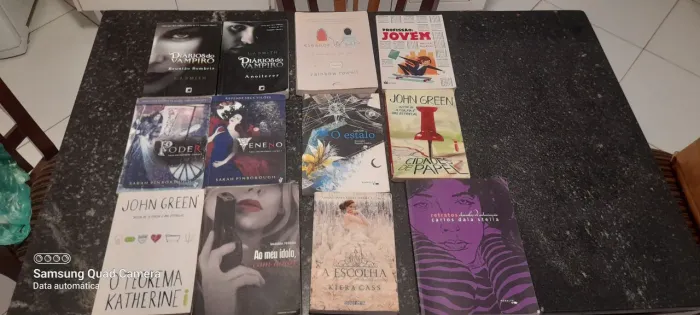Vendo 12 livros de literatura por apenas 50,00