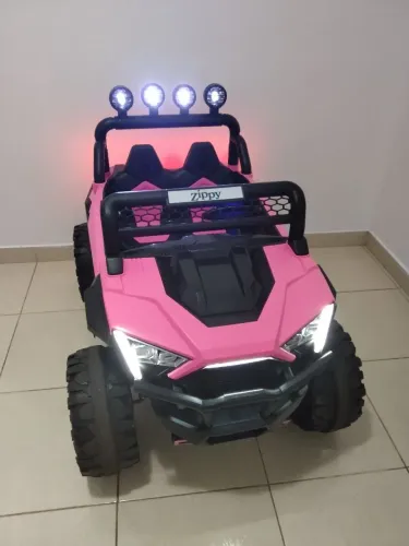 Carro elétrico menina