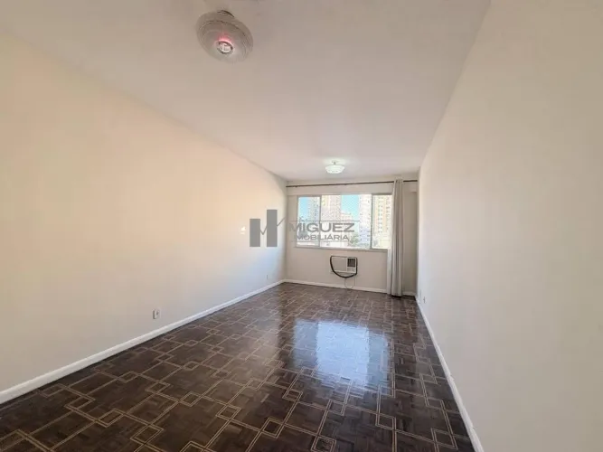 Apartamento para alugar na Rua Professor Gabizo. Apenas 750 metros do metrô Afonso Pena. S