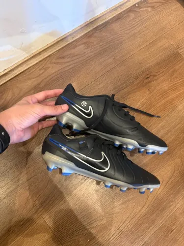 CHUTEIRA NIKE TIEMPO