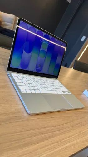 MacBook Neo 8/256