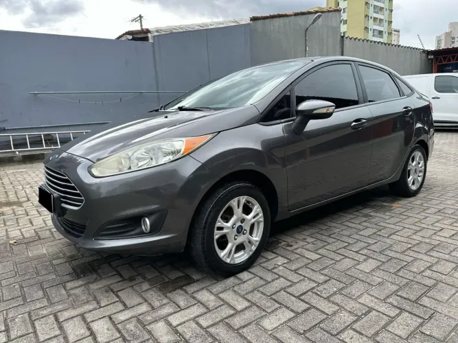 Ford Fiesta Sedan 1.6 16V Flex Aut. 2015