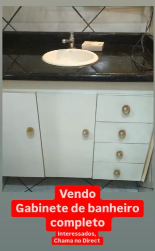 Armário de banheiro com bancada