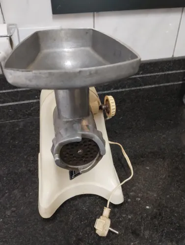 Máquina de moer carne Lico 110 v