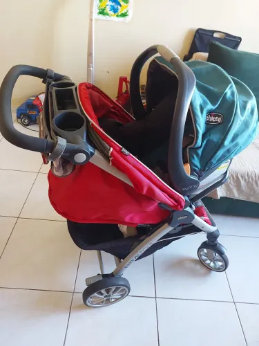 Carrinho de Bebê com Cadeirinha (Carsit) Chicco Bravo