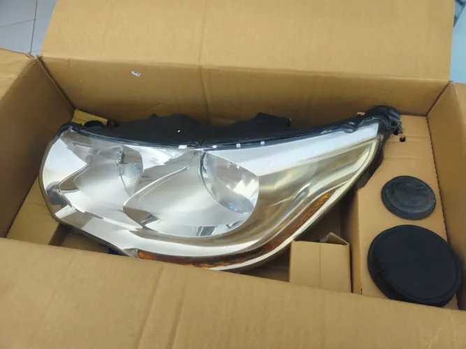 Farol Citroën C4 Lounge 2015/16