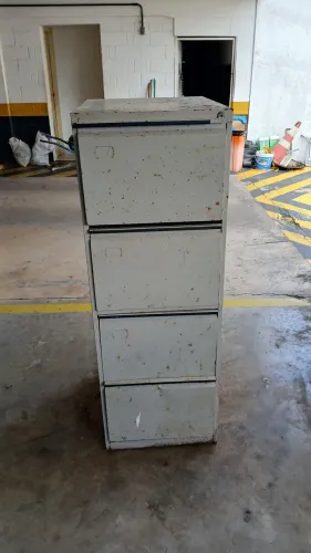 ARQUIVO DE AÇO 4 GAVETAS