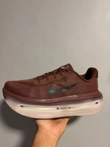 Nike Vomero Premium TAM 45
