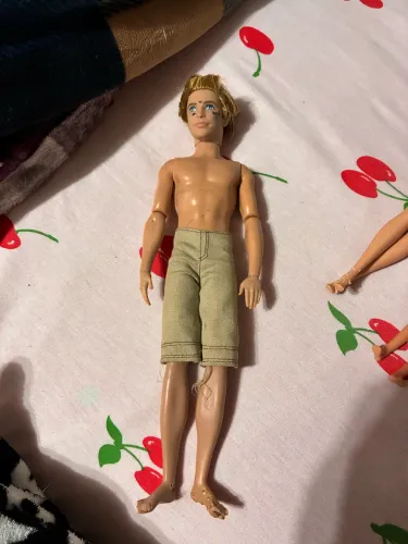 ken barbie avariado
