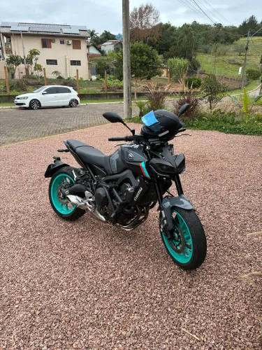 Mt 09 baixo km zerada