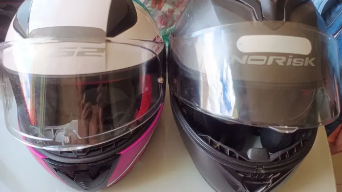 2 capacetes - NORISK - LS2. 