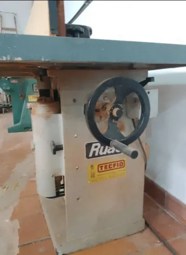 Tupia de Mesa