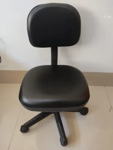 PROMOÇÃO - Cadeira secretária giratória sem braços - corino Preto - Martiflex