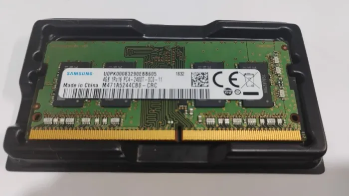 Memória Ram Samsung 4gb Ddr4 2400mhz Notebook M471a5244cb0 (Usado)
