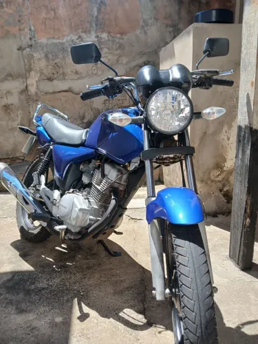 Cg 150 revisada moto boa para o dia a dia $ 8 mil