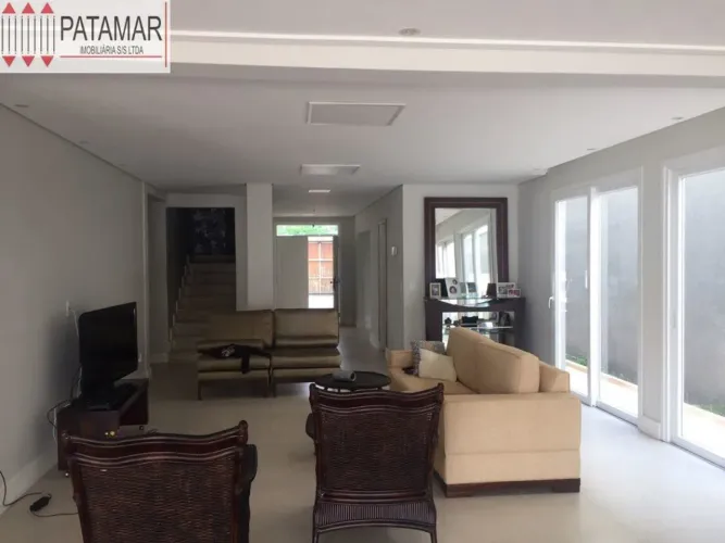 Sobrado à Venda em Condomínio no Jardim Adlagisa - Osasco