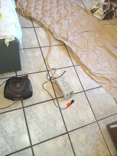 VENDE se Colchao Casca de Ovo Novo R$100,00