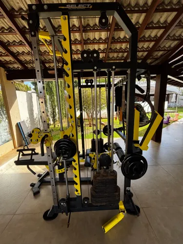 Academia Residencial Multifuncional Completa - Estação de Musculação com Smith e Crossover