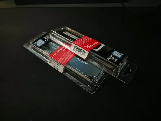 2x Memória RAM 8GB 3000mhz DDR4 Cl15 HyperX