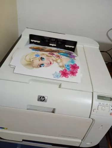 Impressora Hp LaserJet colorida 