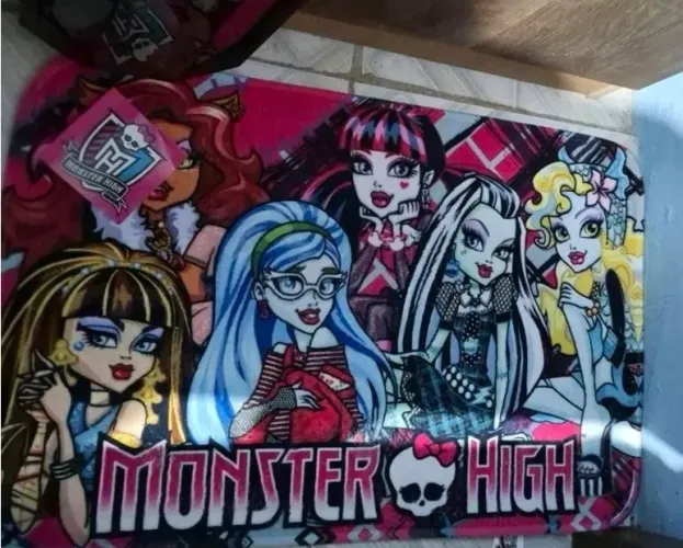 Tapete monster high novo nunca usado