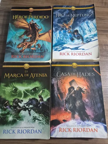 4 Livros Os Heróis do Olimpo em espanhol