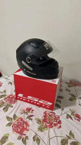 Vendo capacete Ls2,muito novo!!