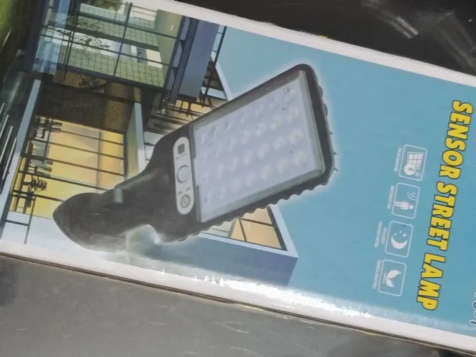 Luminária em led com placa solar