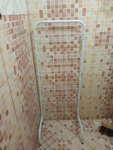 Expositor de bijuterias e outros objetos