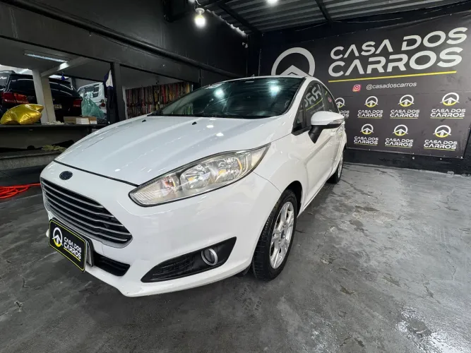 Ford Fiesta 1.6 16V Flex Aut. 5P 2015