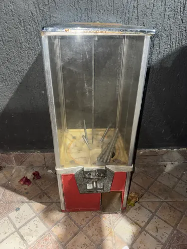 Vending machine, máquina de bolinha