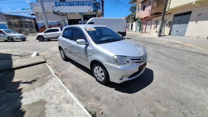 Toyota Etios XS 1.3 Flex 16V 5P Mec. 2013