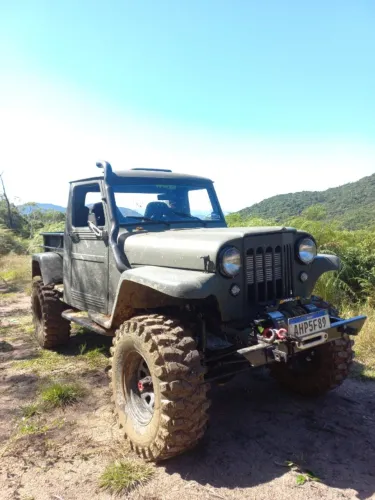 Ford F-75 4X4 2.3 1966