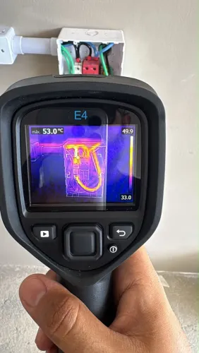 Câmera termográfica FLIR E4