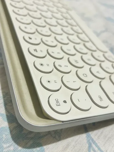 Teclado Sem Fio MIIIW Bluetooth Branco com Teclado Numérico