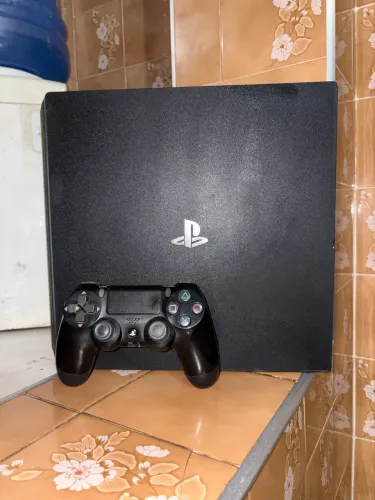 Playstation 4 Pro 1 TB, Acompanhado de 1 controle