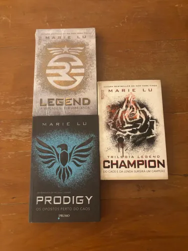 TRÊS LIVROS - trilogia Legend