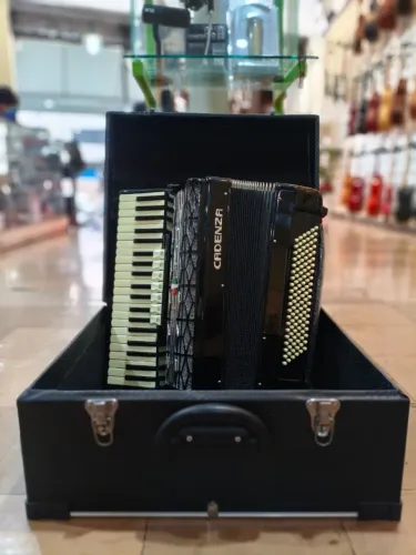 Acordeon 120 Baixos Cadenza CD 120/41 BK (NOVO!)