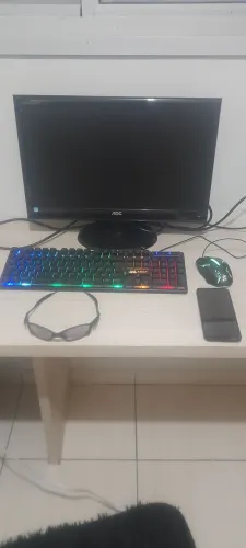 monitor 19 pol, kit teclado mouse gamer ergonomico, telefone quebrado e lupa okley