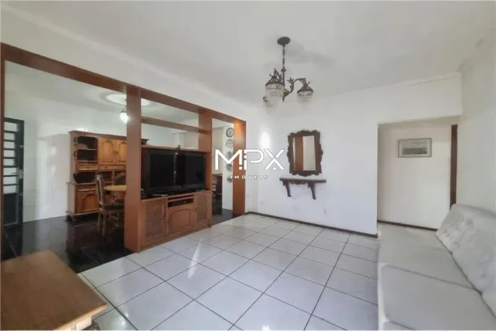 Casa à venda no bairro Jardim Elite em Piracicaba.